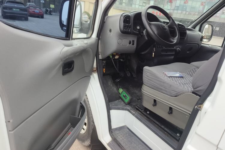 Used Ford Classic Transit 2013 2.8T Refurbished Diesel Ice-White Logistics Vehicle Long Wheelbase Mid-Roof Model JX493ZLQ4 Driver Seat