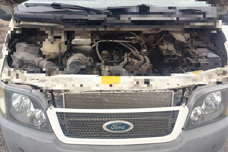 Used Ford Classic Transit 2013 2.8T Refurbished Diesel Ice-White Logistics Vehicle Long Wheelbase Mid-Roof Model JX493ZLQ4 Engine Bay