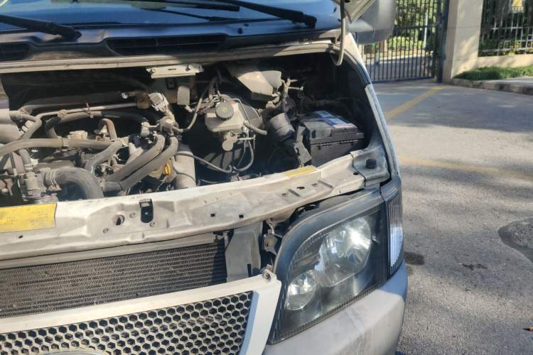 Used Ford Classic Transit 2013 2.8T Diesel Logistics Model with Short Wheelbase and Mid-Roof JX493ZLQ4 Engine Bay Left