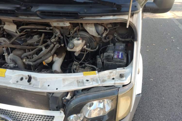 Used Ford Classic Transit 2013 2.8T Diesel Logistics Model with Short Wheelbase and Mid-Roof JX493ZLQ4 Engine Bay Left