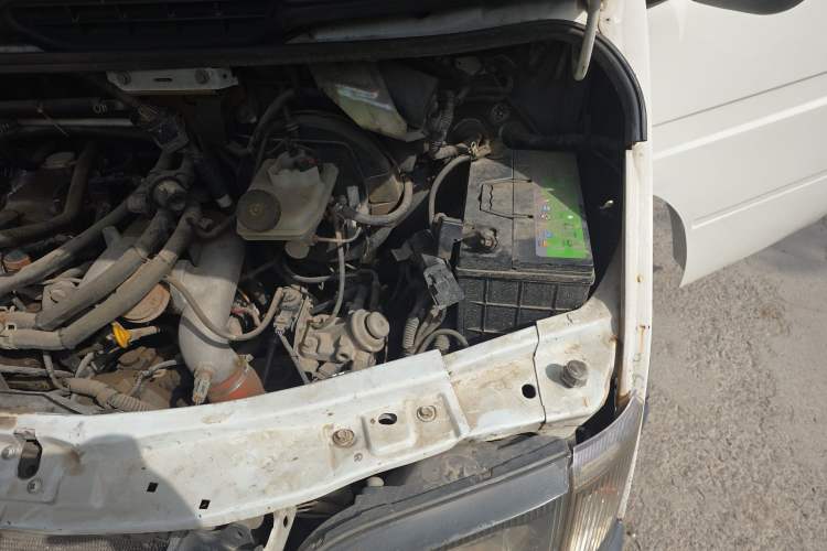 Used Ford Classic Transit 2013 2.8T Diesel Logistics Model with Short Wheelbase and Mid-Roof JX493ZLQ4 Engine Bay Left