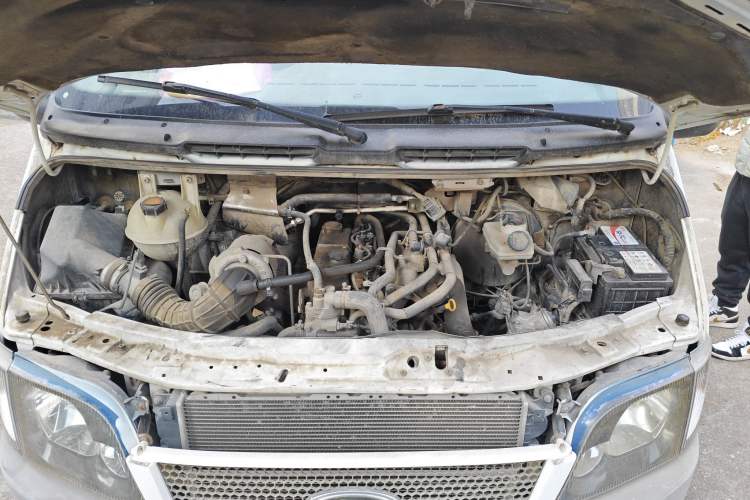 Used Ford Classic Transit 2013 2.8T Diesel Logistics Model with Short Wheelbase and Mid-Roof JX493ZLQ4 Engine Bay