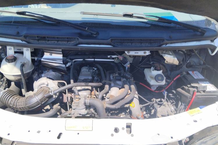 Used Ford Classic Transit 2013 2.8T Diesel Logistics Model with Short Wheelbase and Mid-Roof JX493ZLQ4 Engine Bay