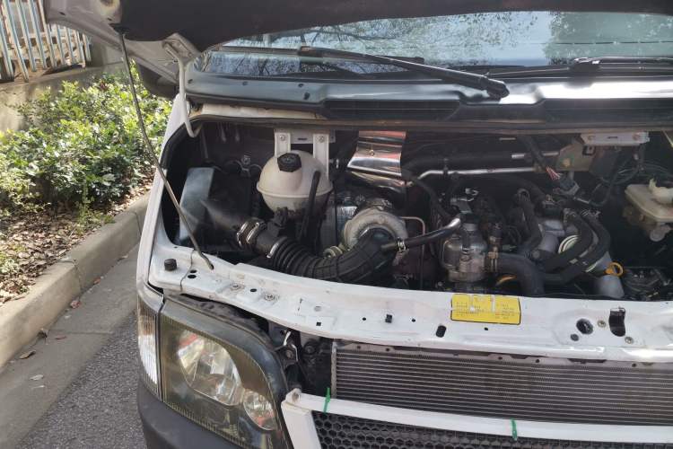 Used Ford Classic Transit 2013 2.8T Diesel Logistics Model with Short Wheelbase and Mid-Roof JX493ZLQ4 Engine Bay Right