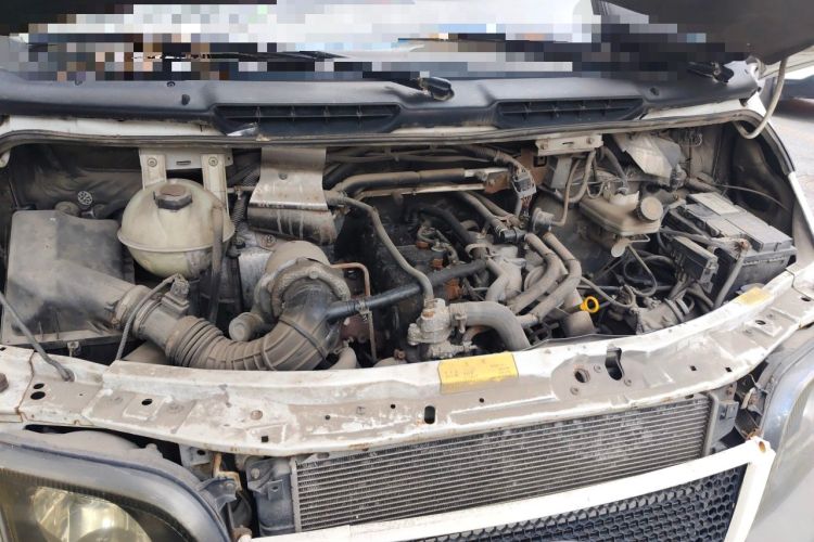 Used Ford Classic Transit 2013 2.8T Diesel Ice White Logistics Vehicle Long Wheelbase Mid-Roof Design – JX493ZLQ4 Engine Bay