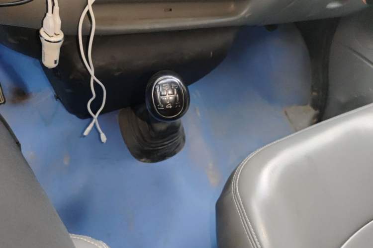 Used Ford Classic Transit 2013 2.8T Diesel Van Short Wheelbase Mid-Roof Model JX493ZLQ3A Gear Lever