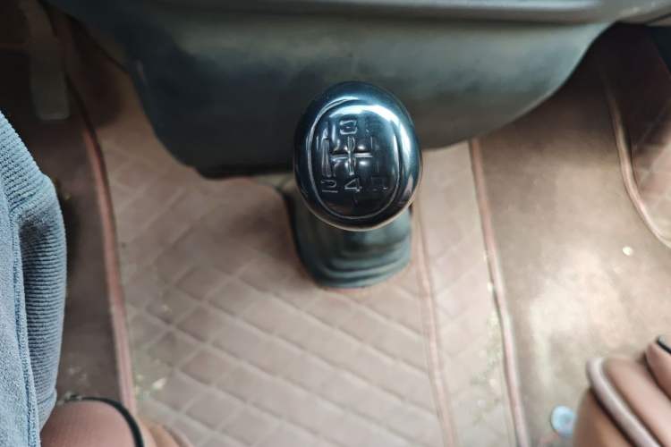 Used Ford Classic Transit 2013 2.8T Diesel Logistics Model with Short Wheelbase and Mid-Roof JX493ZLQ4 Gear Lever