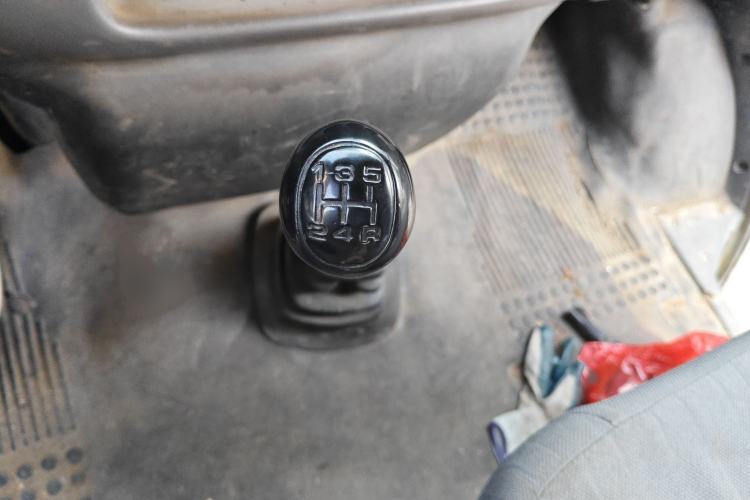 Used Ford Classic Transit 2013 2.8T Diesel Logistics Model with Short Wheelbase and Mid-Roof JX493ZLQ4 Gear Lever