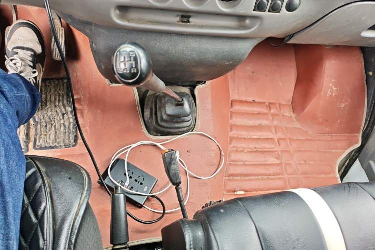 Used Ford Classic Transit 2013 2.8T Diesel Logistics Model with Short Wheelbase and Mid-Roof JX493ZLQ4 Gear Lever