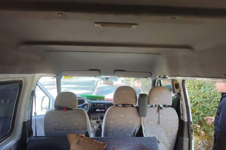 Used Ford Classic Transit 2013 2.8T Diesel Logistics Model with Short Wheelbase and Mid-Roof JX493ZLQ4 Headliner