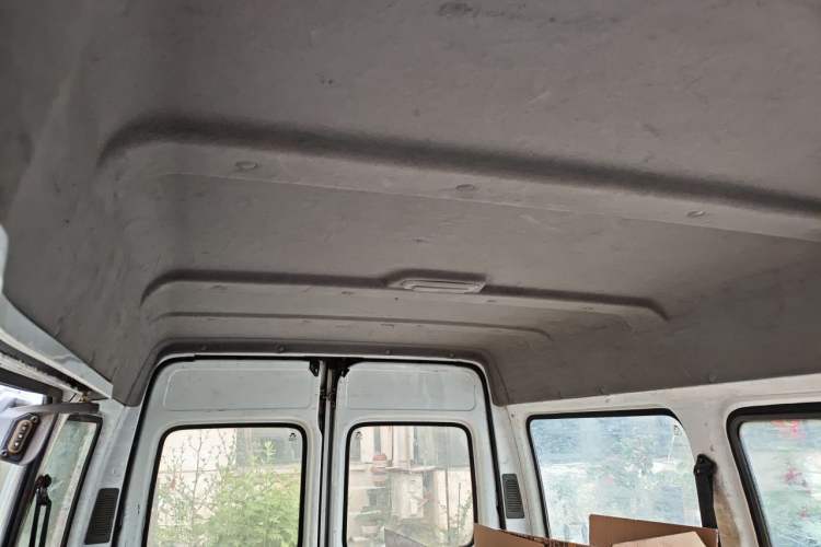 Used Ford Classic Transit 2013 2.8T Diesel Logistics Model with Short Wheelbase and Mid-Roof JX493ZLQ4 Headliner