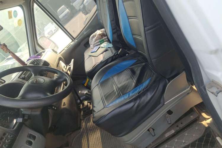 Used Ford Classic Transit 2013 2.8T Diesel Logistics Model with Short Wheelbase and Mid-Roof JX493ZLQ4 Left Front Seat