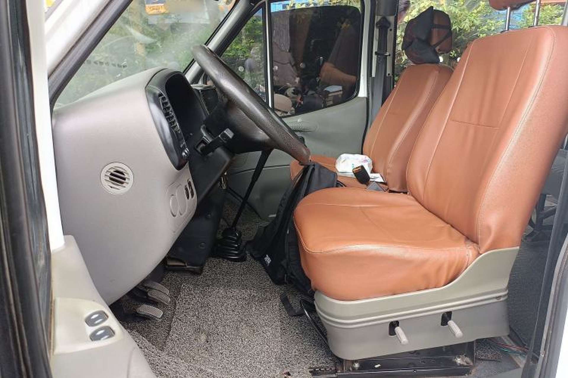 Used Ford Classic Transit 2013 2.8T Diesel Standard Version Short Wheelbase Mid-Roof JX493ZLQ4 Left Front Seat