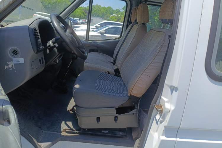 Used Ford Classic Transit 2013 2.8T Diesel Van Short Wheelbase Mid-Roof JX493ZLQ4 Left Front Seat