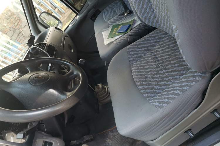Used Ford Classic Transit 2013 2.8T Diesel Logistics Model with Short Wheelbase and Mid-Roof JX493ZLQ4 Left Front Seat
