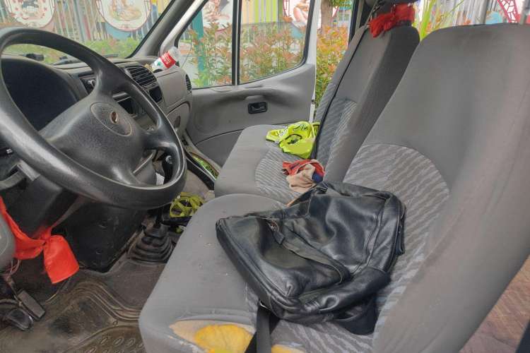 Used Ford Classic Transit 2013 2.8T Diesel Ice White Logistics Vehicle Long Wheelbase Mid-Roof – JX493ZLQ3A Left Front Seat