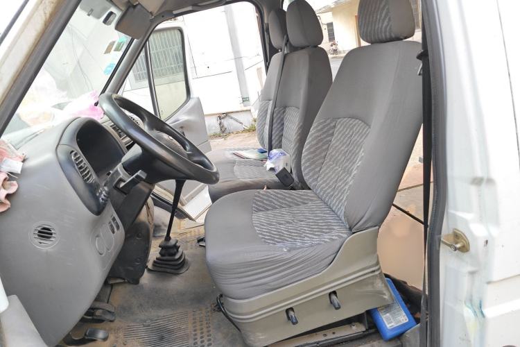 Used Ford Classic Transit 2013 2.8T Diesel Logistics Model with Short Wheelbase and Mid-Roof JX493ZLQ4 Left Front Seat
