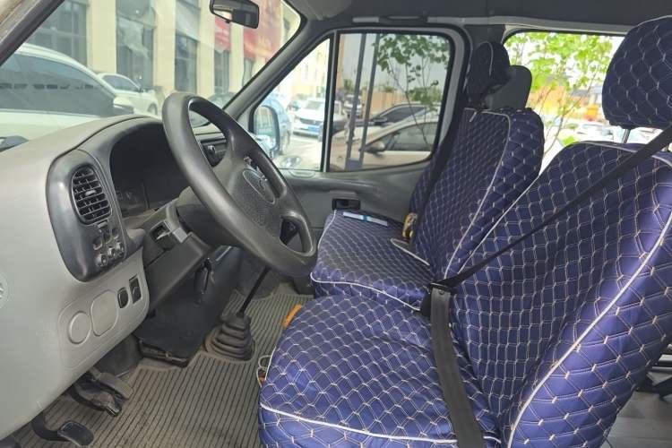Used Ford Classic Transit 2013 2.8T Diesel Logistics Model with Short Wheelbase and Mid-Roof JX493ZLQ4 Left Front Seat