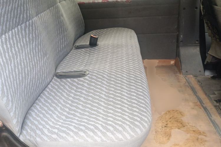 Used Ford Classic Transit 2013 2.8T Refurbished Diesel Ice-White Logistics Vehicle Long Wheelbase Mid-Roof Model JX493ZLQ4 Left Rear Seat