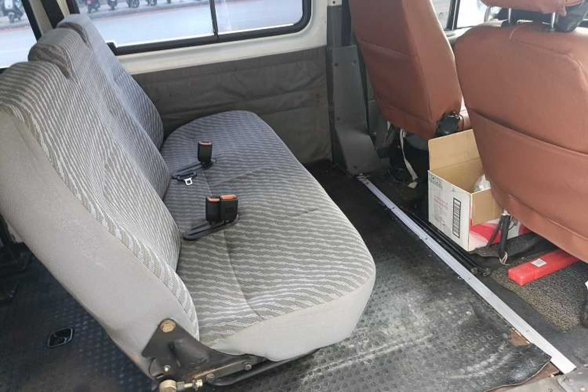 Used Ford Classic Transit 2013 2.8T Diesel Standard Version Short Wheelbase Mid-Roof JX493ZLQ4 Left Rear Seat