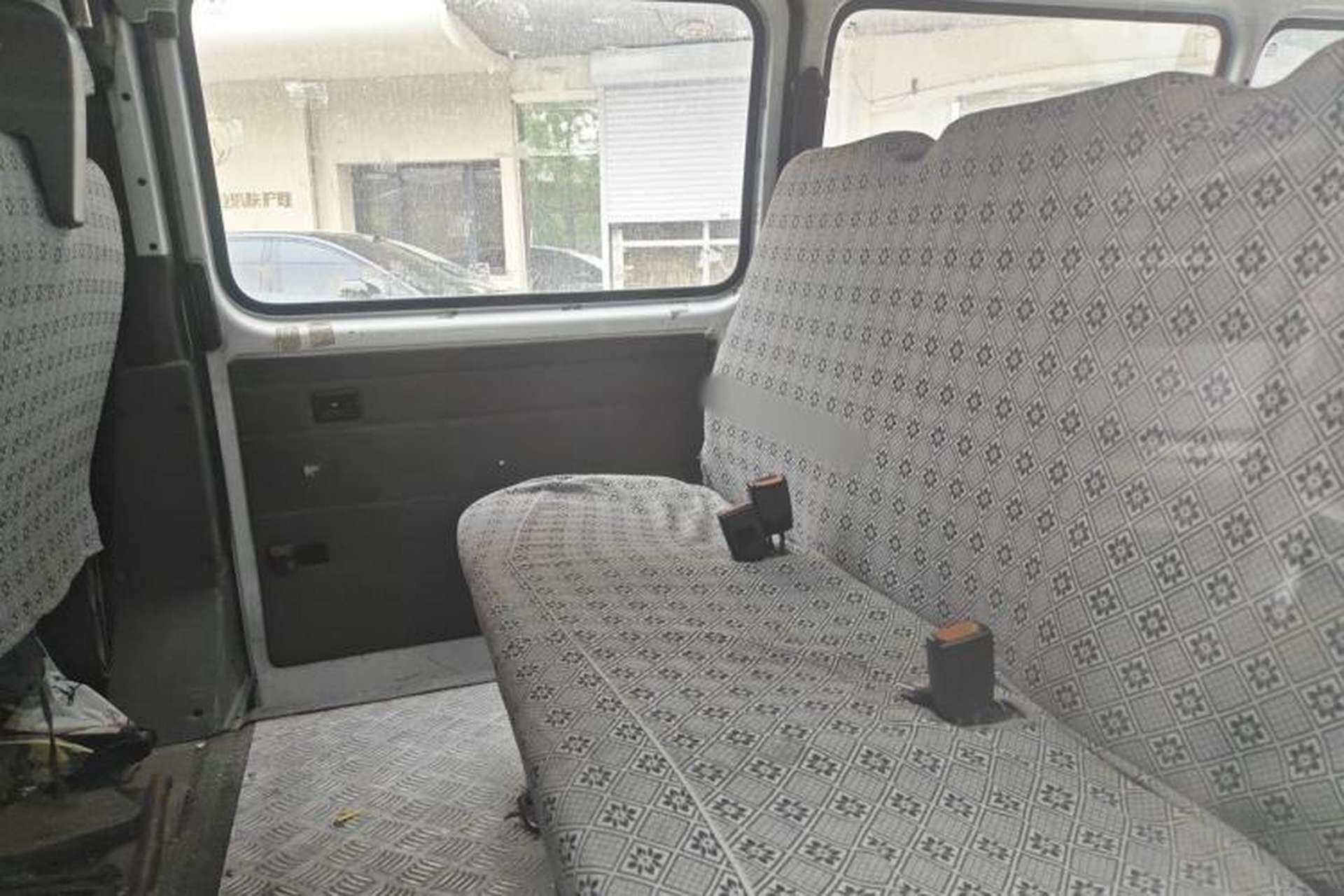 Used Ford Classic Transit 2013 2.8T Revised Diesel Standard Version with Long Wheelbase and High Roof – JX493ZLQ4 Left Rear Seat