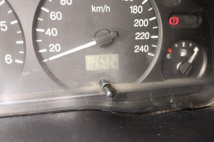 Used Ford Classic Transit 2013 2.8T Diesel Standard Version Short Wheelbase Mid-Roof JX493ZLQ4 Odometer Close Up