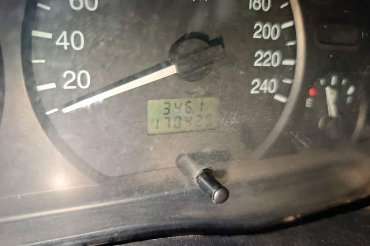 Used Ford Classic Transit 2013 2.8T Diesel Van Short Wheelbase Mid-Roof Model JX493ZLQ3A Odometer Close Up