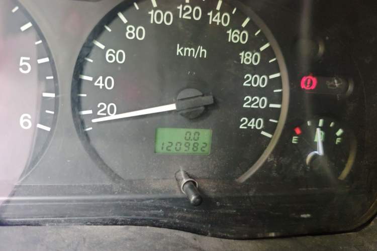 Used Ford Classic Transit 2013 2.8T Revised Diesel Standard Version with Short Wheelbase and Mid-Roof – JX493ZLQ4 Odometer Close Up