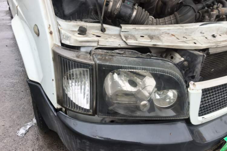 Used Ford Classic Transit 2013 2.8T Facelifted Diesel Van - Short Wheelbase Mid-Roof Model JX493ZLQ4 Right Front Headlight