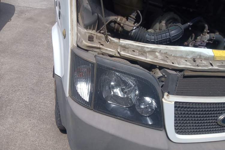 Used Ford Classic Transit 2013 2.8T Facelifted Diesel Van - Short Wheelbase Mid-Roof Model JX493ZLQ4 Right Front Headlight