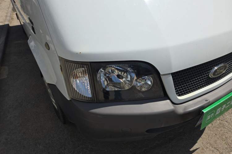 Used Ford Classic Transit 2013 2.8T Diesel Logistics Model with Short Wheelbase and Mid-Roof JX493ZLQ4 Right Front Headlight