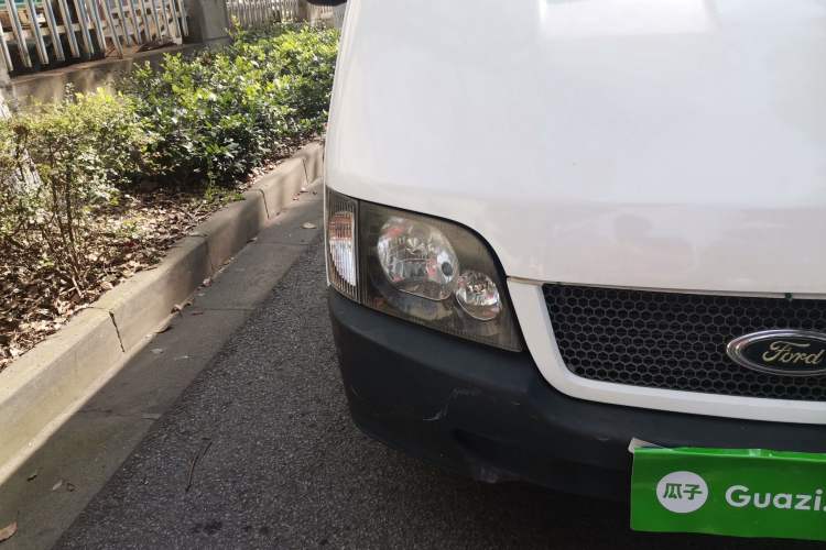 Used Ford Classic Transit 2013 2.8T Diesel Logistics Model with Short Wheelbase and Mid-Roof JX493ZLQ4 Right Front Headlight