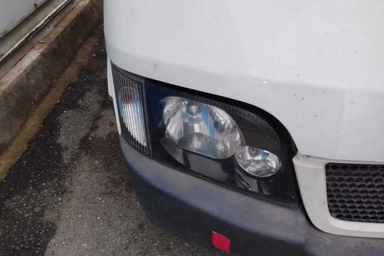 Used Ford Classic Transit 2013 2.8T Facelifted Diesel Van - Short Wheelbase Mid-Roof Model JX493ZLQ4 Right Front Headlight