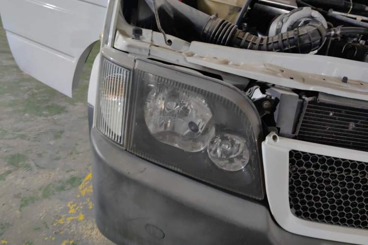 Used Ford Classic Transit 2013 2.8T Diesel Standard Version Long Wheelbase Mid-Roof JX493ZLQ4 Right Front Headlight