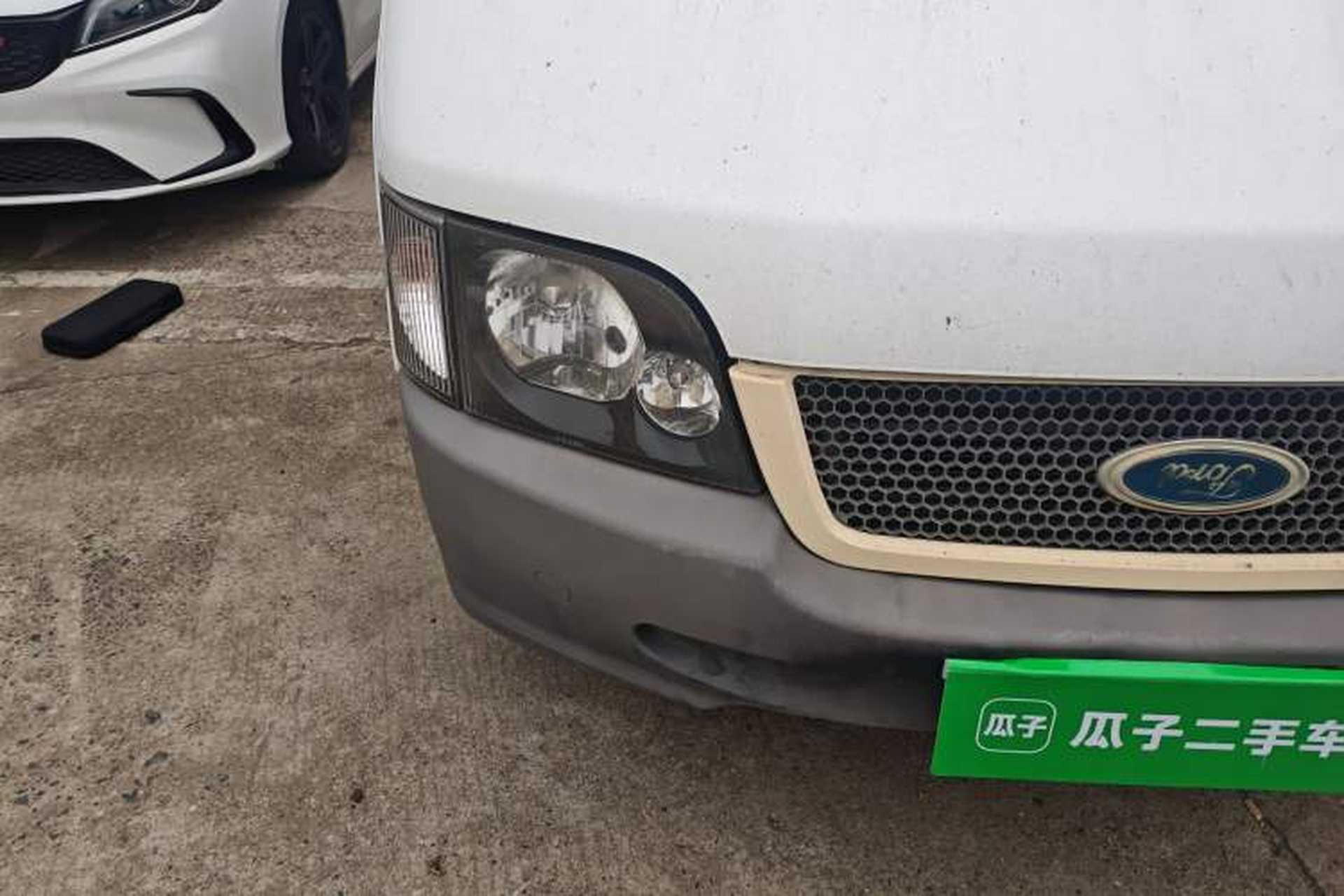 Used Ford Classic Transit 2013 2.8T Diesel Logistics Model with Short Wheelbase and Mid-Roof JX493ZLQ4 Right Front Headlight