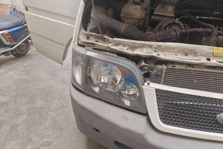 Used Ford Classic Transit 2013 2.8T Diesel Van Short Wheelbase Mid-Roof Model JX493ZLQ3A Right Front Headlight