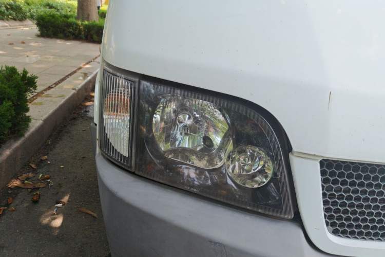 Used Ford Classic Transit 2013 2.8T Diesel Logistics Model with Short Wheelbase and Mid-Roof JX493ZLQ4 Right Front Headlight