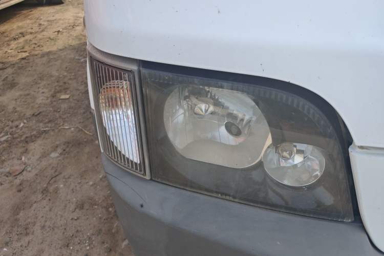 Used Ford Classic Transit 2013 2.8T Diesel Standard Version Short Wheelbase Mid-Roof JX493ZLQ4 Right Front Headlight