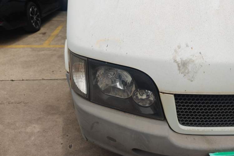 Used Ford Classic Transit 2013 2.8T Diesel Ice White Logistics Vehicle Long Wheelbase Mid-Roof Design – JX493ZLQ4 Right Front Headlight