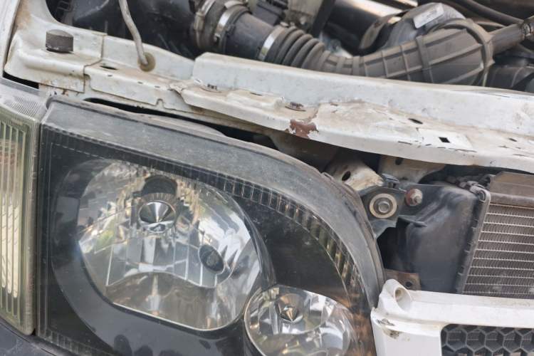 Used Ford Classic Transit 2013 2.8T Refurbished Diesel Ice-White Logistics Vehicle Long Wheelbase Mid-Roof Model JX493ZLQ4 Right Front Headlight