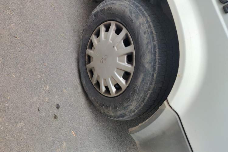 Used Ford Classic Transit  Right Front Wheel Hub