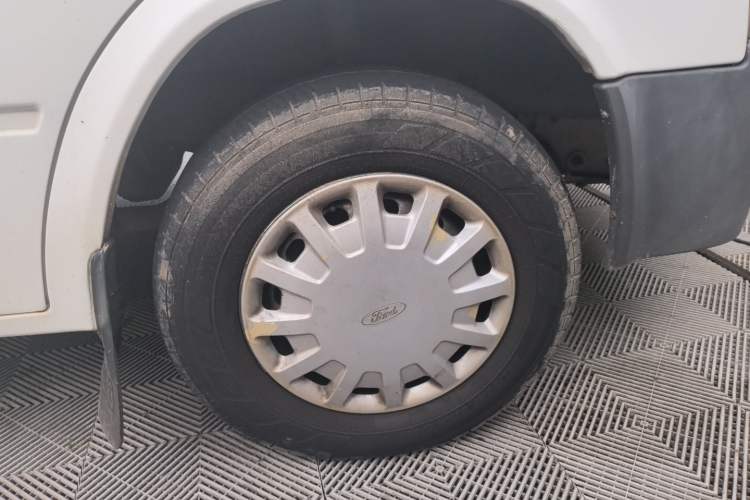Used Ford Classic Transit 2013 2.8T Diesel Van Short Wheelbase Mid-Roof JX493ZLQ4 Right Front Wheel Hub