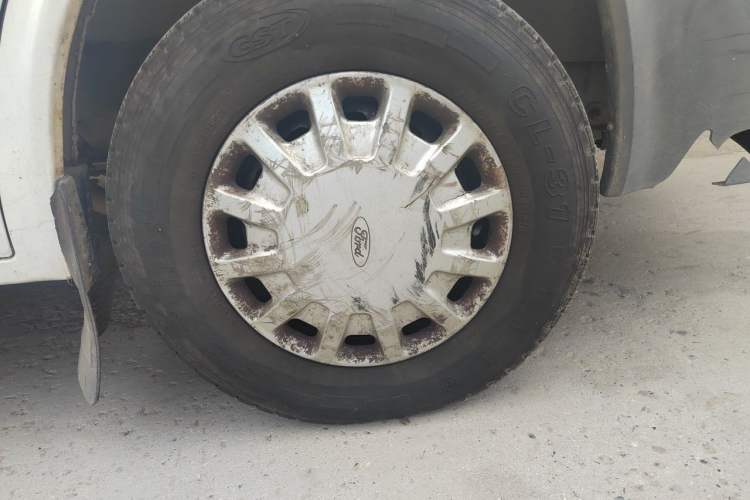 Used Ford Classic Transit  Right Front Wheel Hub