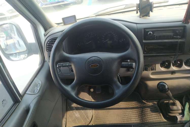 Used Ford Classic Transit 2013 2.8T Diesel Logistics Model with Short Wheelbase and Mid-Roof JX493ZLQ4 Steering Wheel