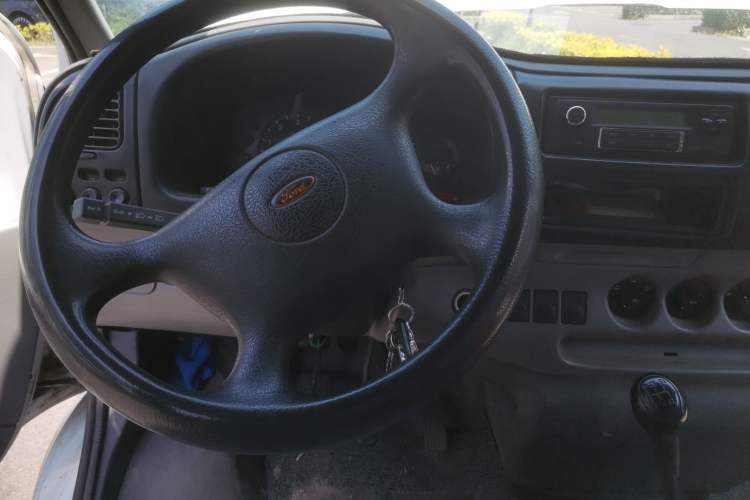 Used Ford Classic Transit 2013 2.8T Diesel Logistics Model with Short Wheelbase and Mid-Roof JX493ZLQ4 Steering Wheel
