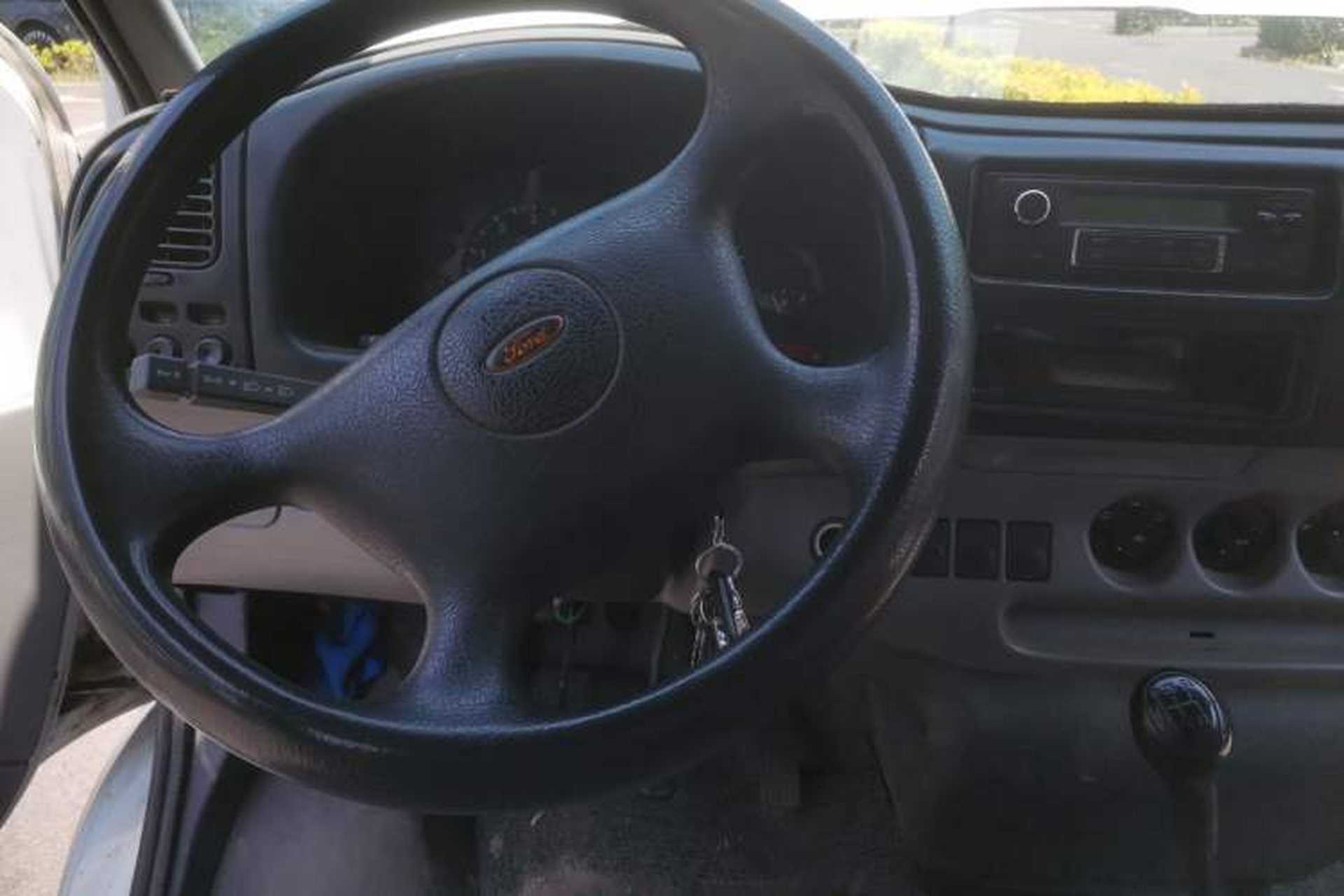 Used Ford Classic Transit 2013 2.8T Diesel Logistics Model with Short Wheelbase and Mid-Roof JX493ZLQ4 Steering Wheel