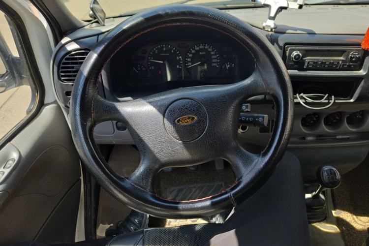 Used Ford Classic Transit 2013 2.8T Diesel Logistics Model with Short Wheelbase and Mid-Roof JX493ZLQ4 Steering Wheel
