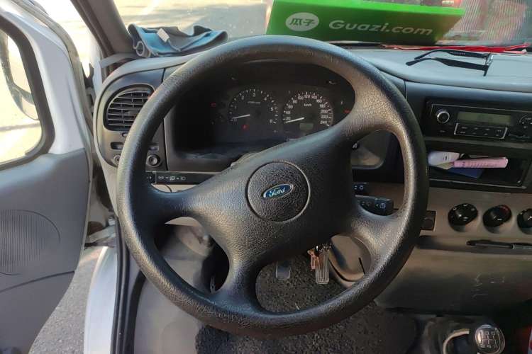 Used Ford Classic Transit 2013 2.8T Diesel Logistics Model with Short Wheelbase and Mid-Roof JX493ZLQ4 Steering Wheel