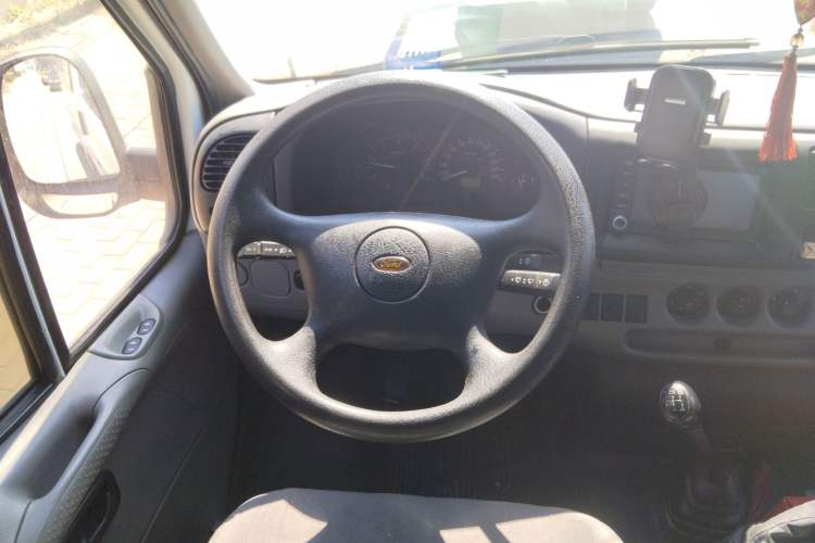 Used Ford Classic Transit 2013 2.8T Diesel Logistics Model with Short Wheelbase and Mid-Roof JX493ZLQ4 Steering Wheel