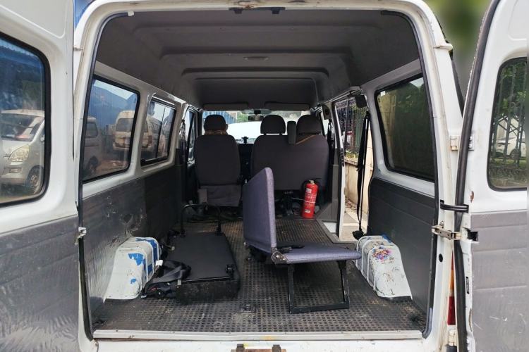 Used Ford Classic Transit 2013 2.8T Diesel Logistics Model with Short Wheelbase and Mid-Roof JX493ZLQ4 Trunk